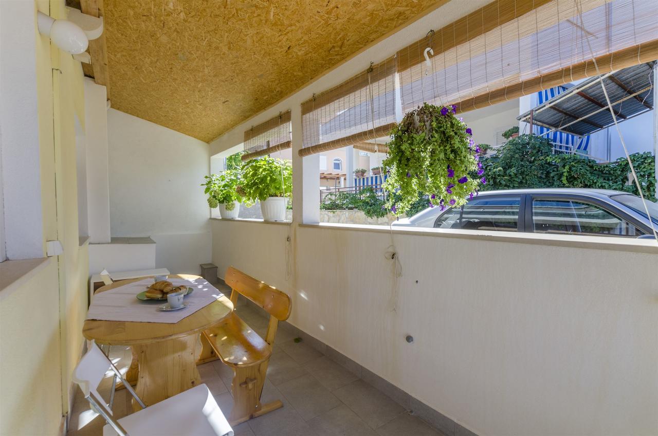 Apartments Denis Supetar Extérieur photo