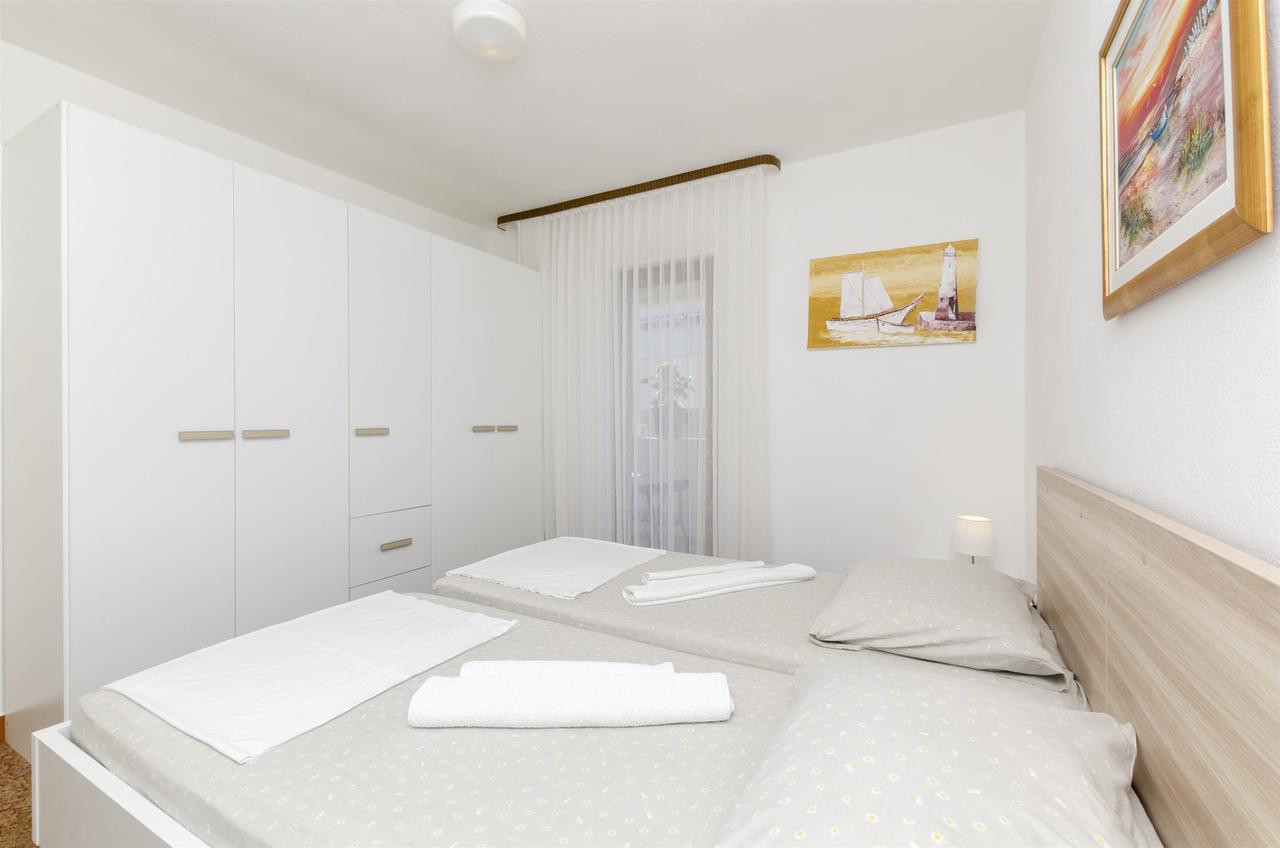 Apartments Denis Supetar Extérieur photo